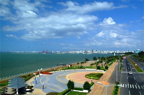 桔莓柚苹奶茶加盟在岳阳市要求多吗，岳阳市开奶茶加盟店前期投资大吗