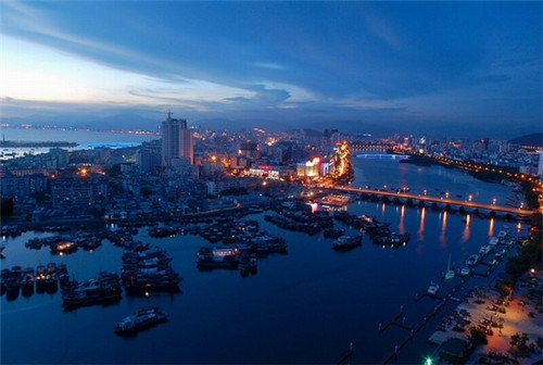 加盟八角亭过桥米线在玉门市需要投资多少钱，在玉门市适合90后的米线加盟品牌有哪些